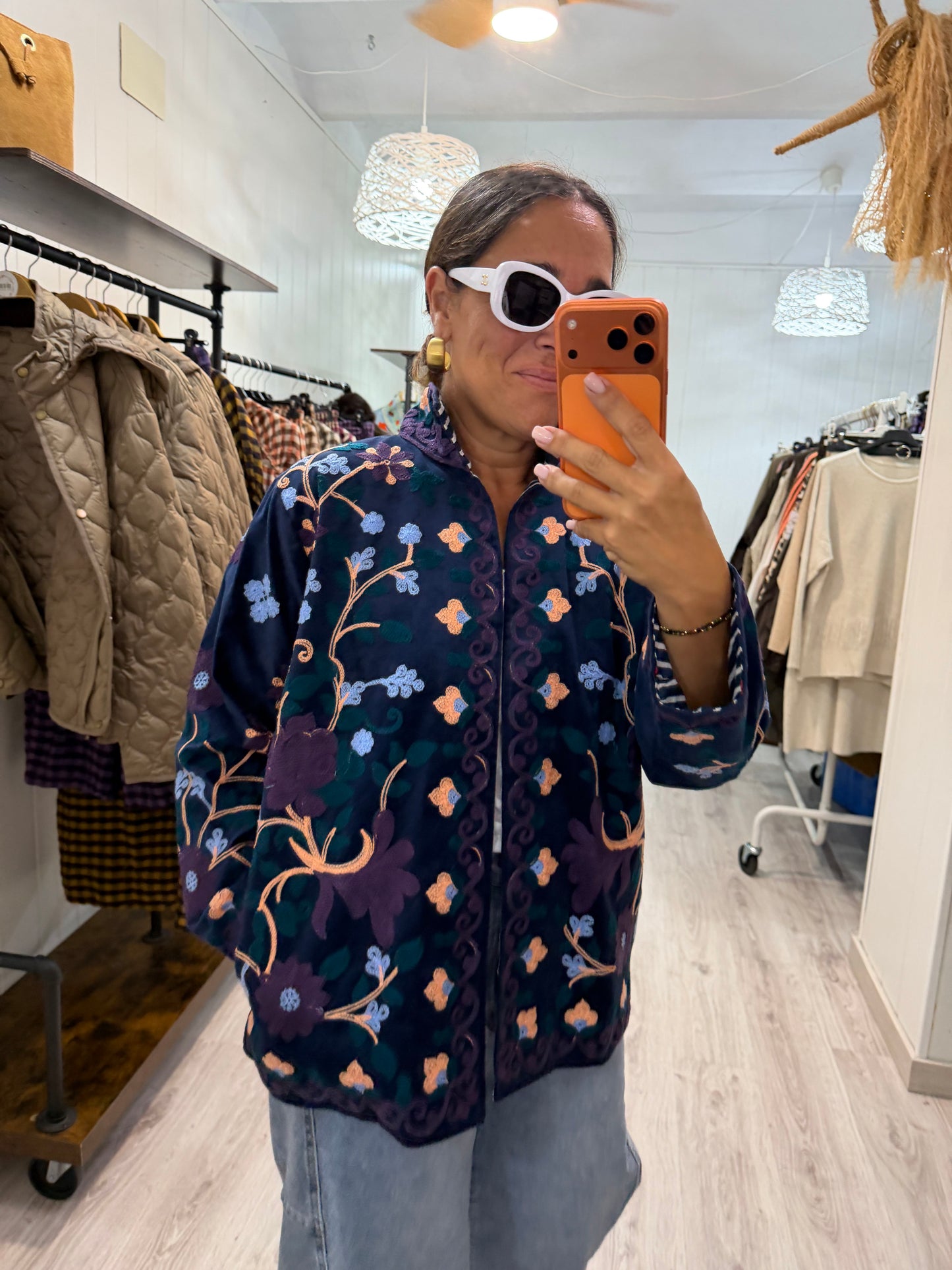 Chaqueta Suzani terciopelo marino, salmón, berenjena y celeste