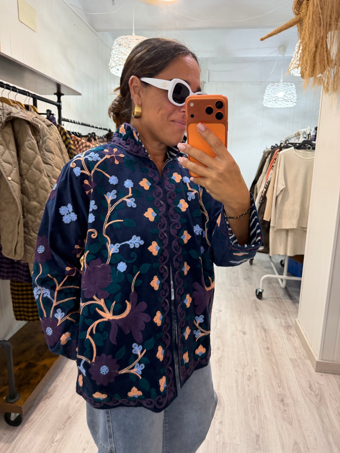 Chaqueta Suzani terciopelo marino, salmón, berenjena y celeste