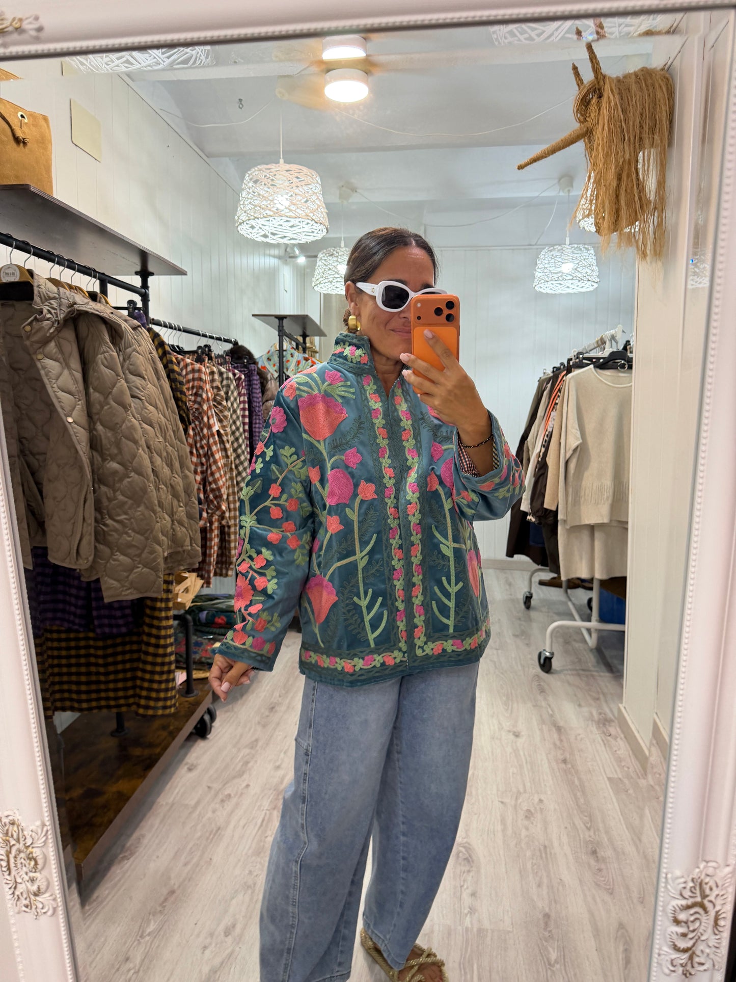 Chaqueta Suzani terciopelo mint, fucsia, verde y salmón
