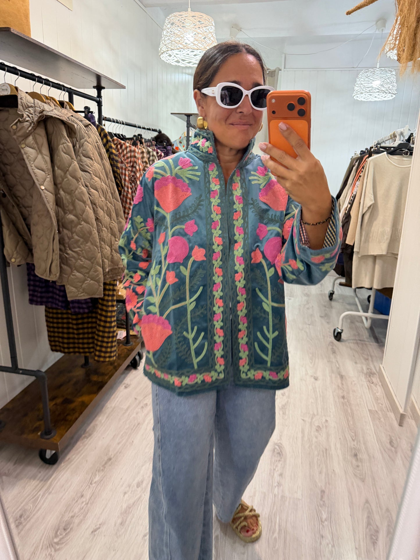 Chaqueta Suzani terciopelo mint, fucsia, verde y salmón
