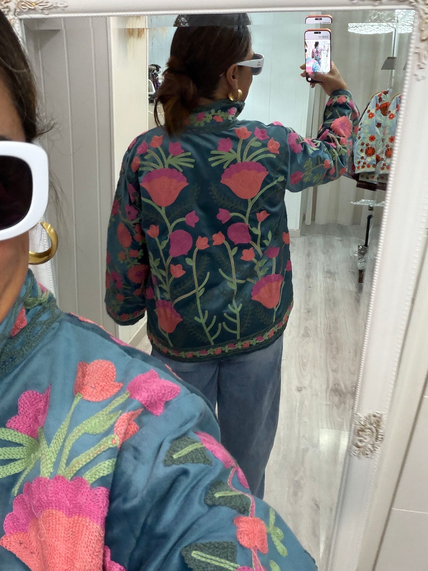 Chaqueta Suzani terciopelo mint, fucsia, verde y salmón