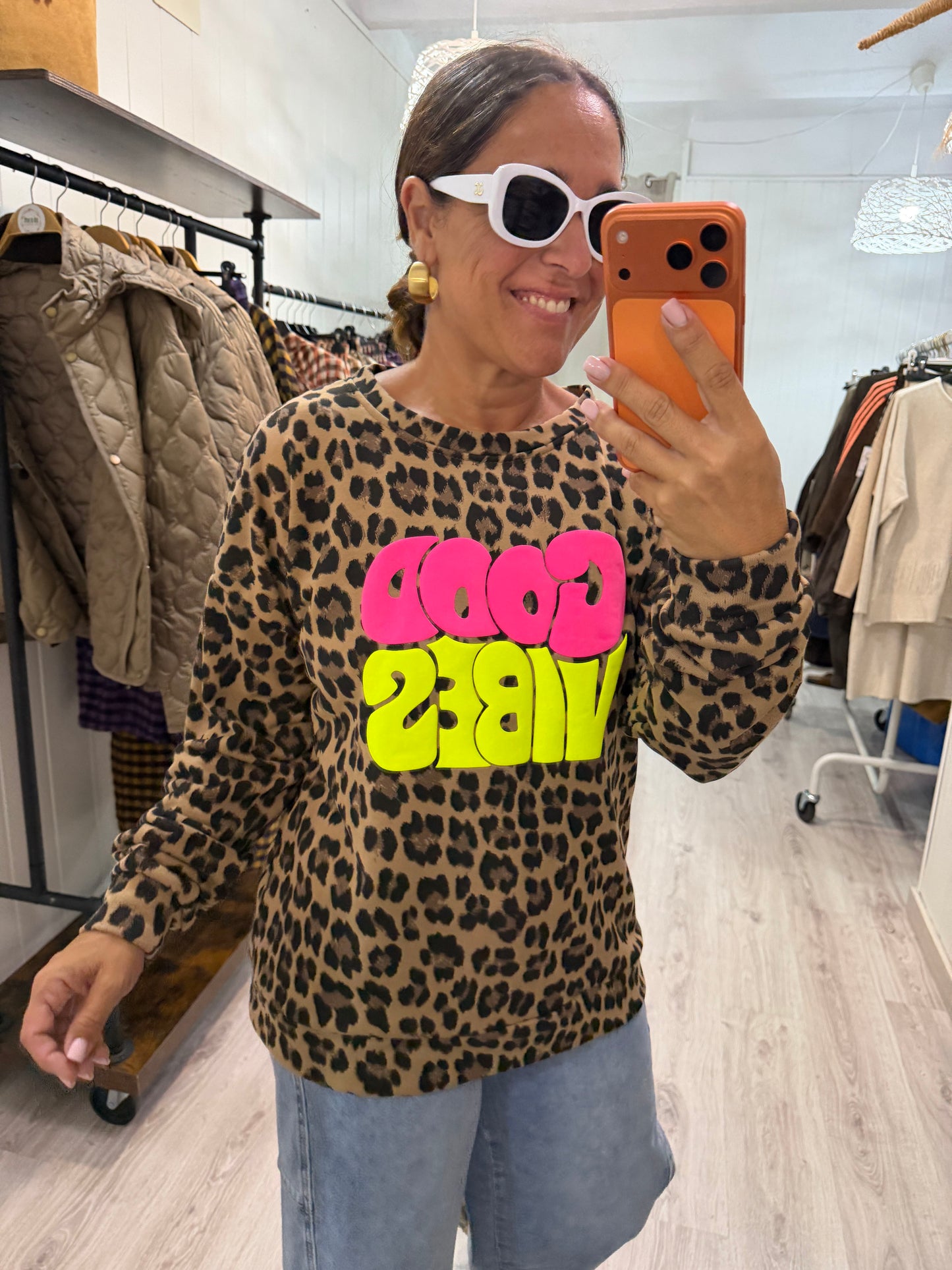 Sudadera Animal Good Vibes camel