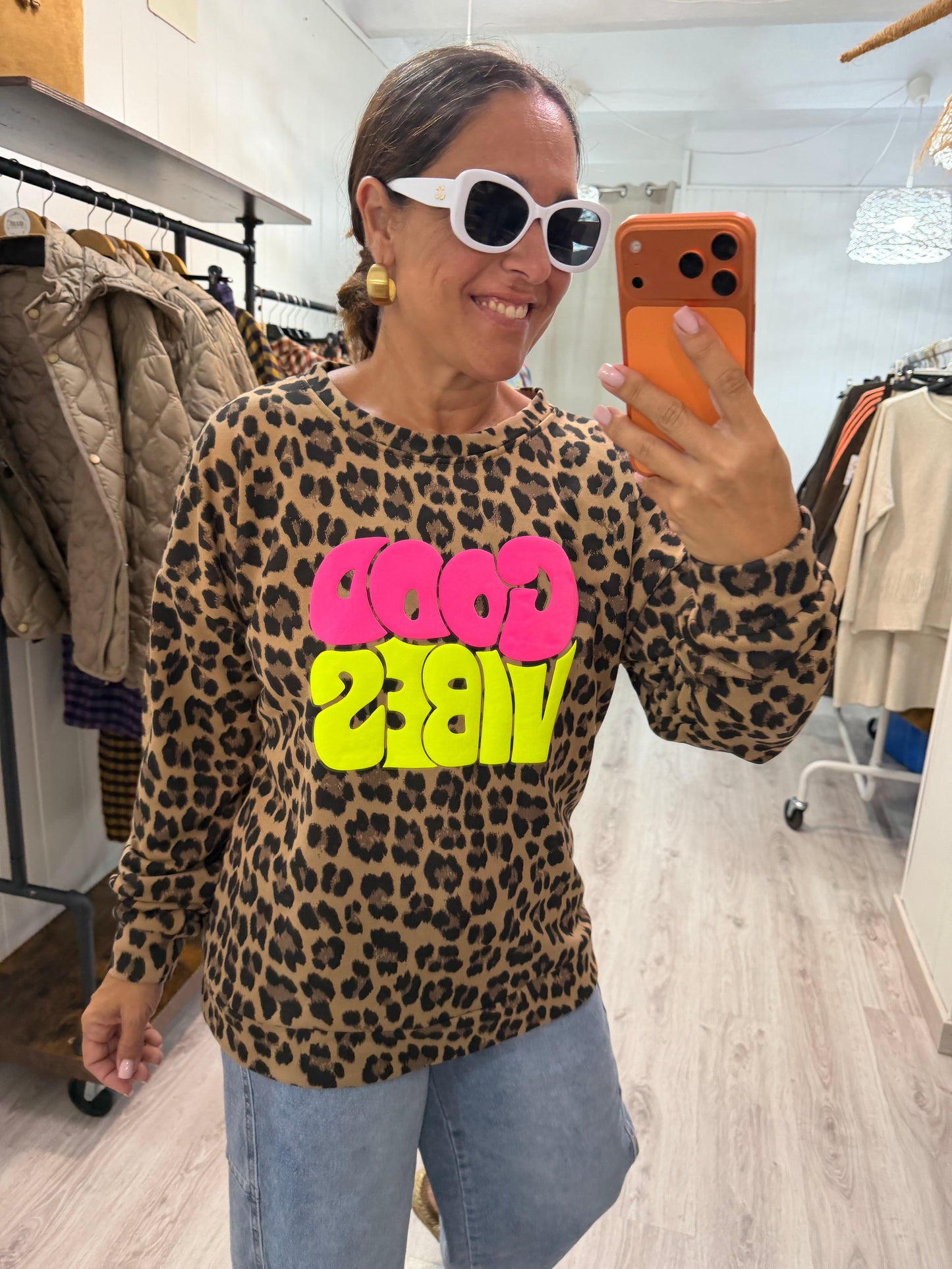 Sudadera Animal Good Vibes camel