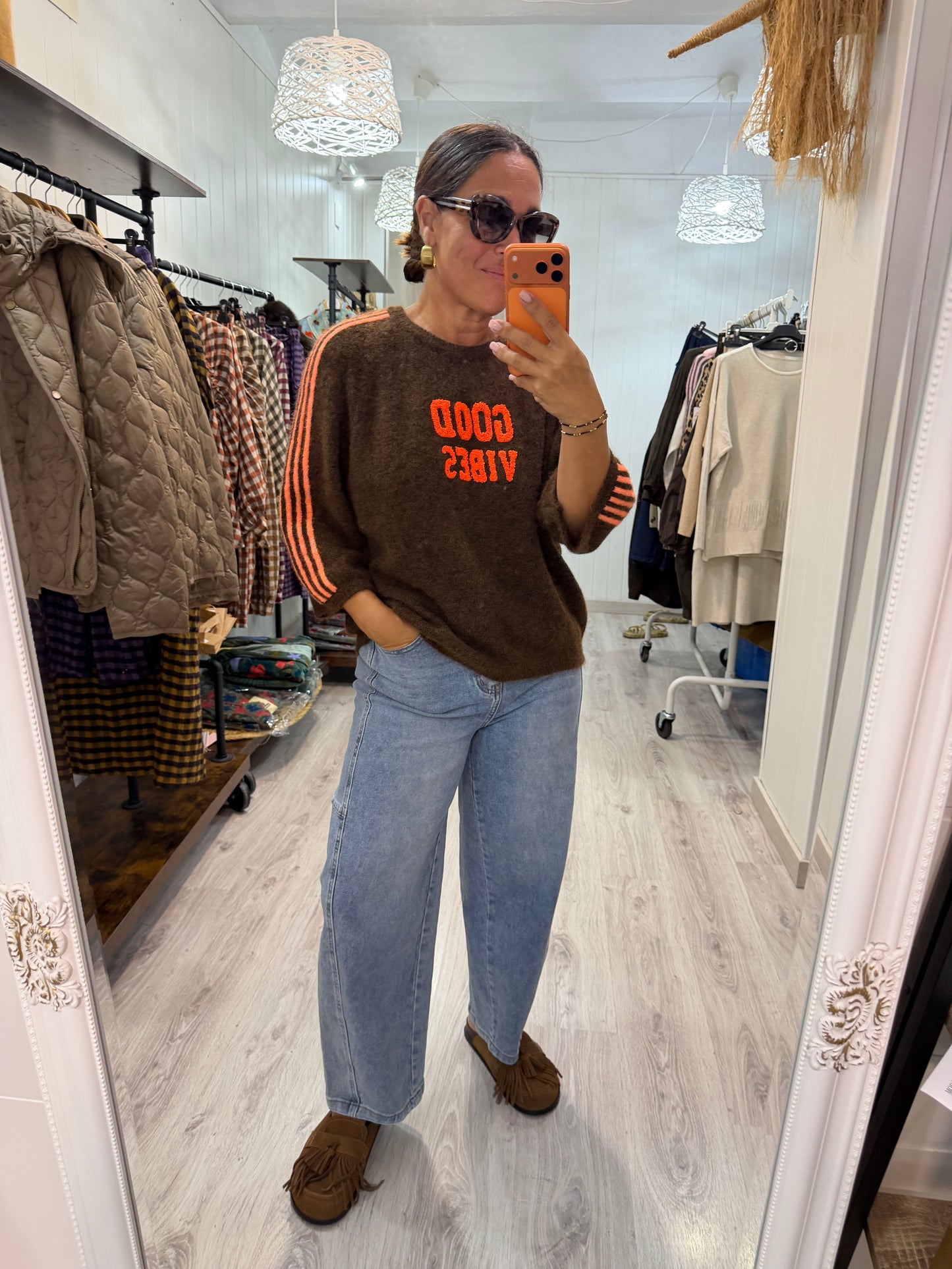 Jersei Good Vibes Chocolate y naranja fluor