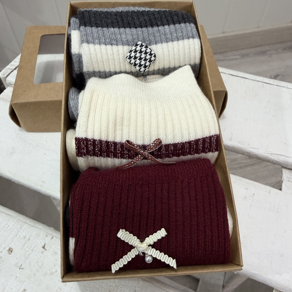 Pack 3 calcetines Lazos burdeos y gris 2