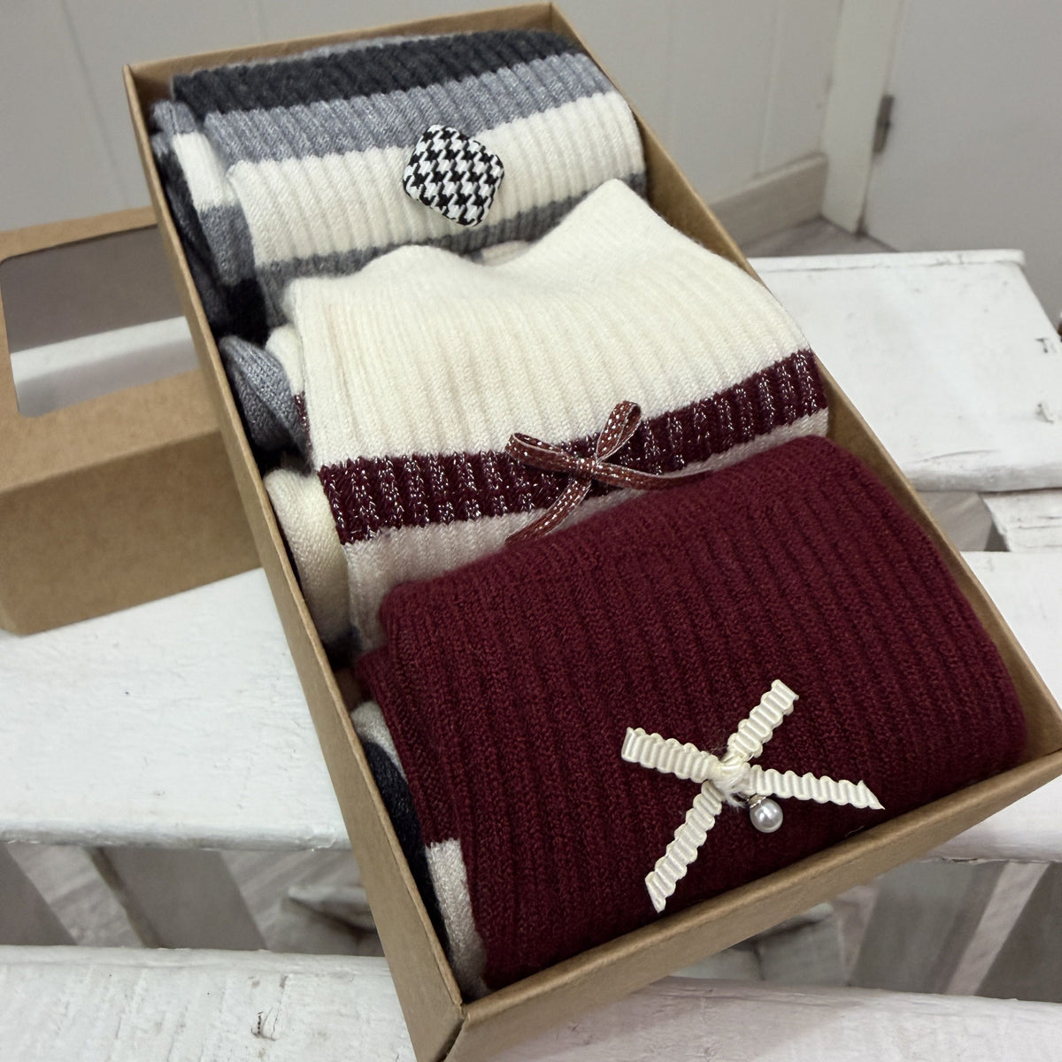 Pack 3 calcetines Lazos burdeos y gris 2