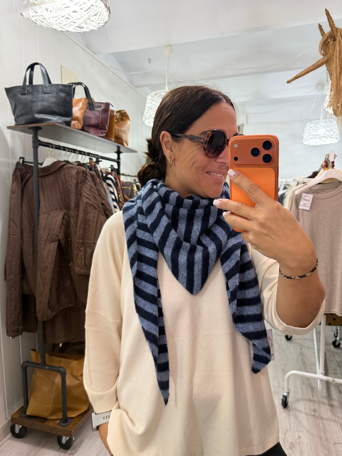 Bandana Biarritz punto suave marino y jeans