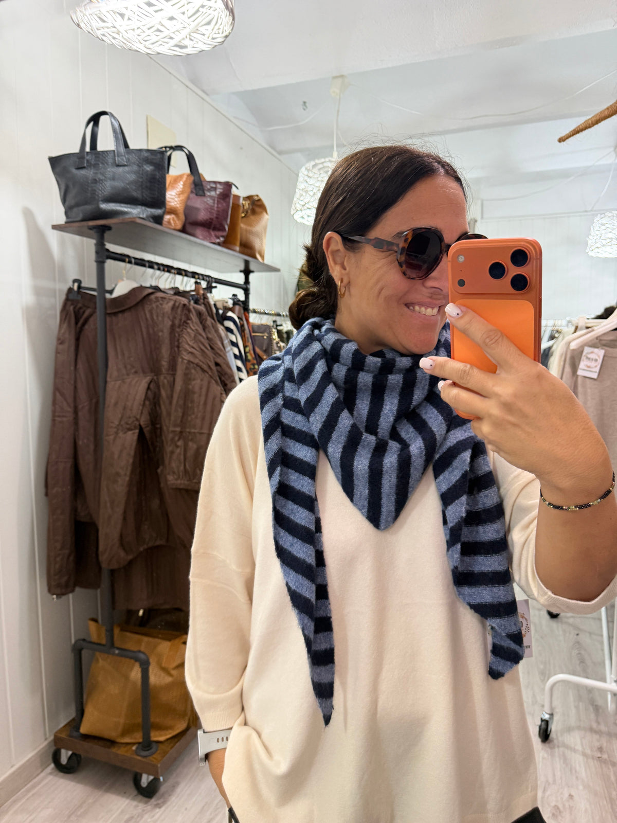 Bandana Biarritz punto suave marino y jeans