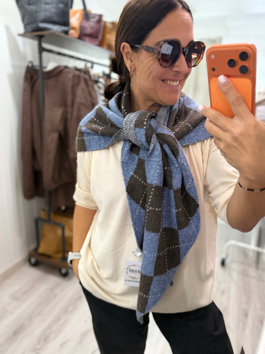 Bandana Copenhague punto suave rombos chocolate y jeans