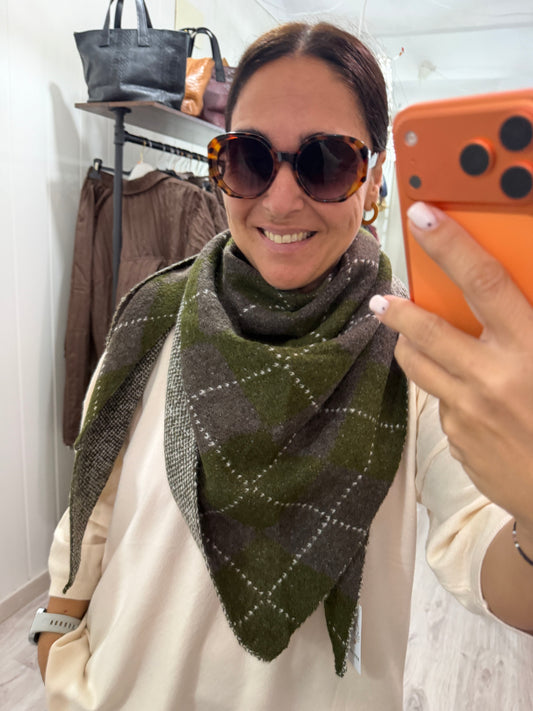 Bandana Copenhague punto suave rombos kaki y taupe
