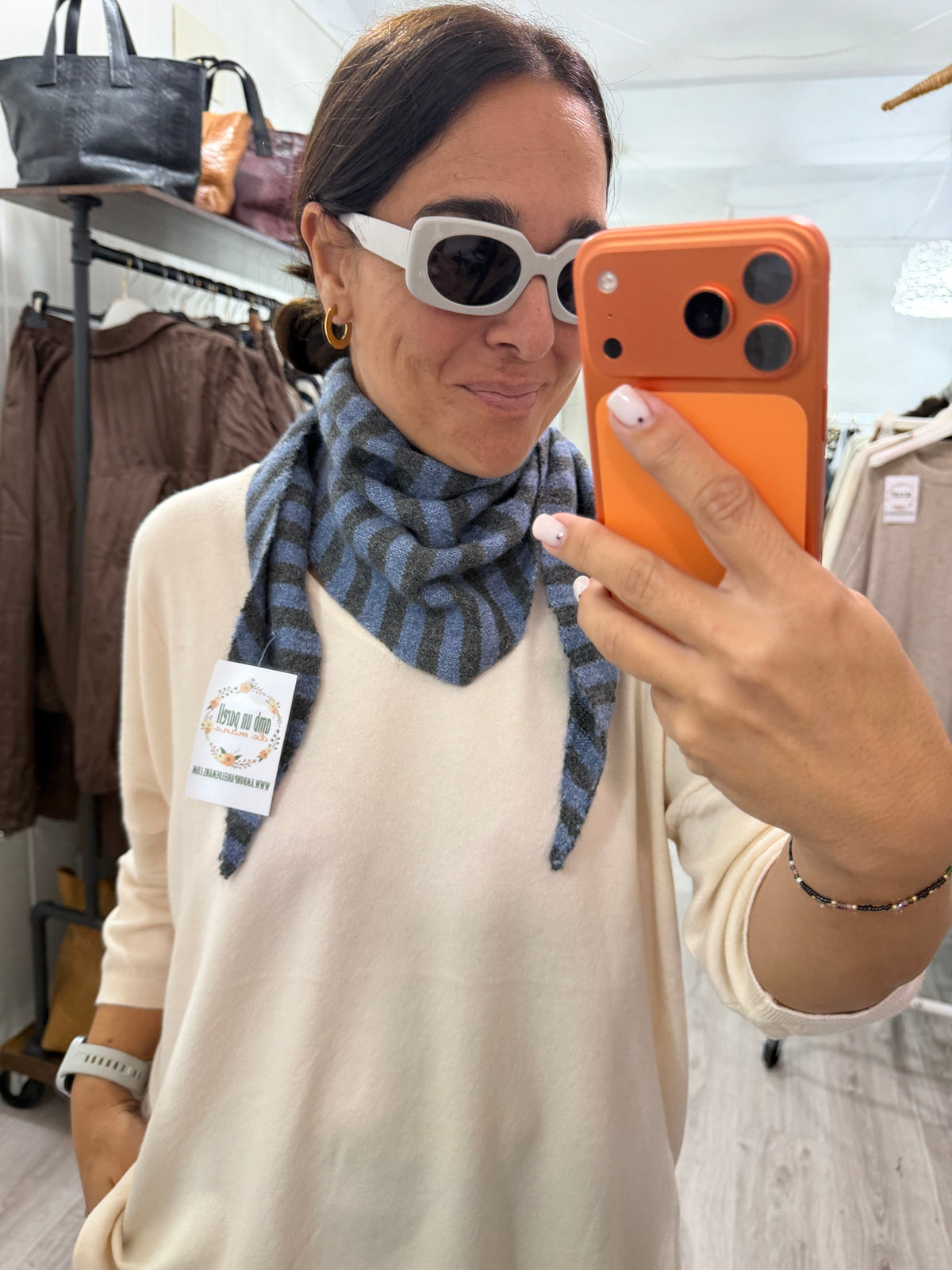 Bandana Donosti punto suave gris y jeans