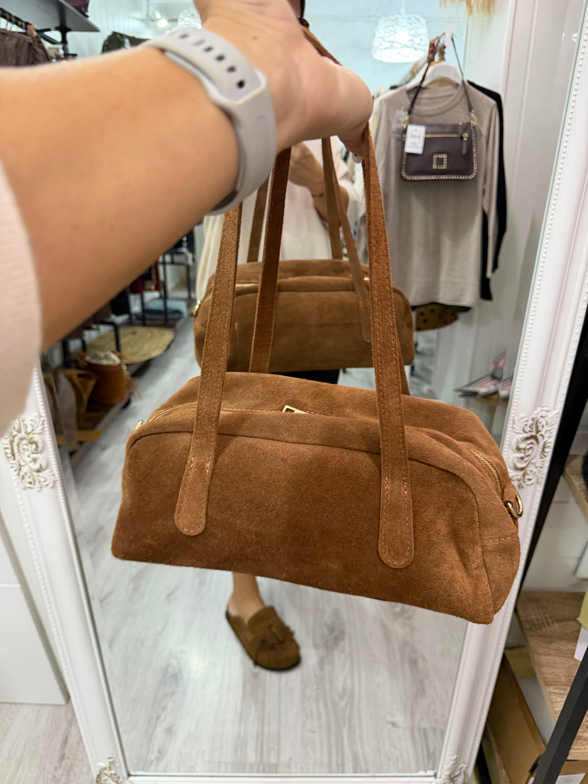 Bolso Baguette camel · Incluye asa bandolera