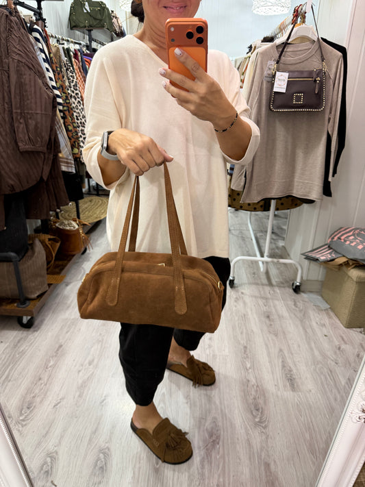 Bolso Baguette camel · Incluye asa bandolera
