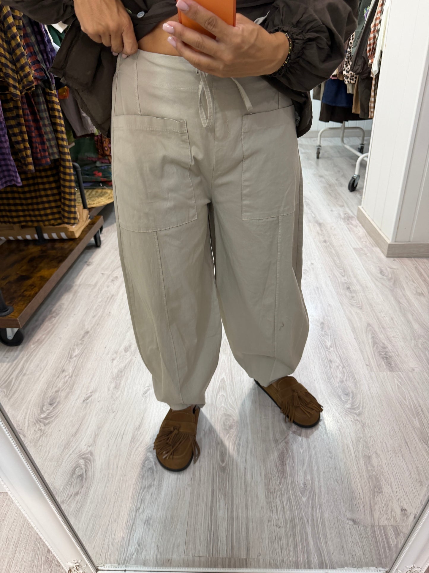Pantalón Barrel beige