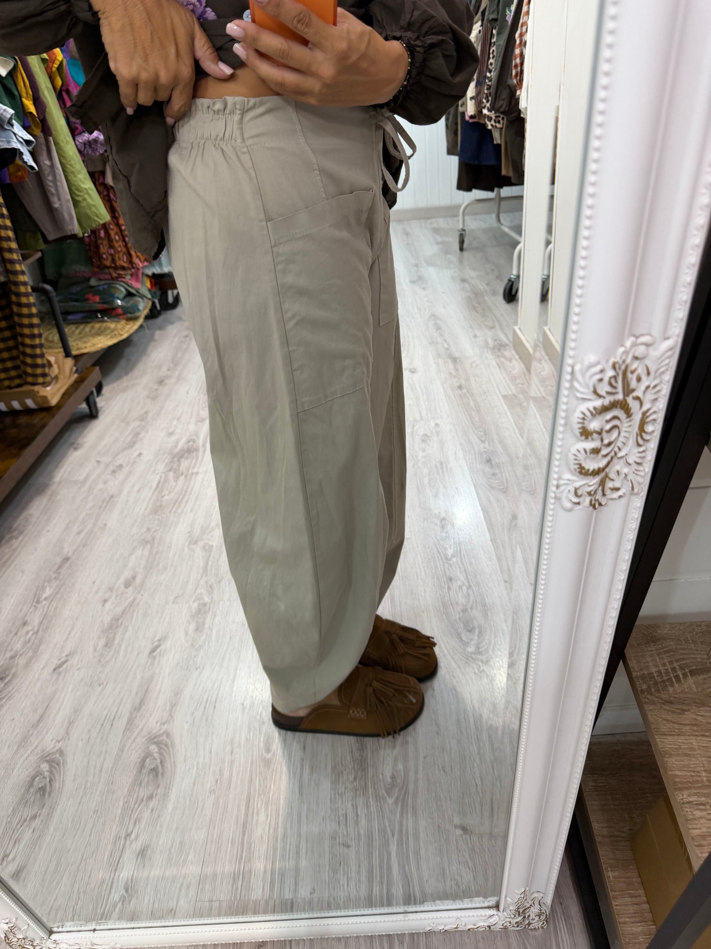 Pantalón Barrel beige