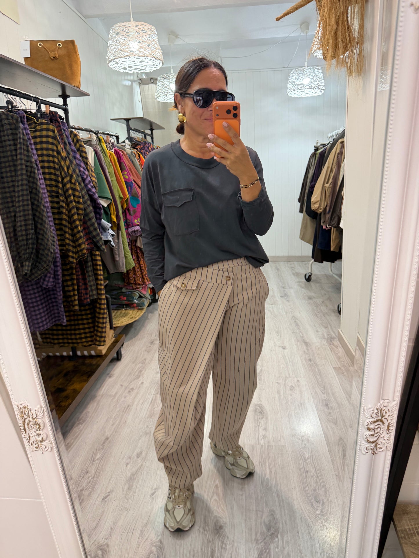 Pantalón Kukoi rayas beige y gris