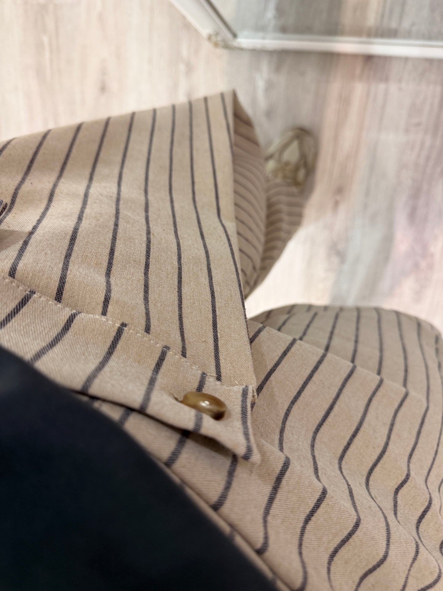Pantalón Kukoi rayas beige y gris