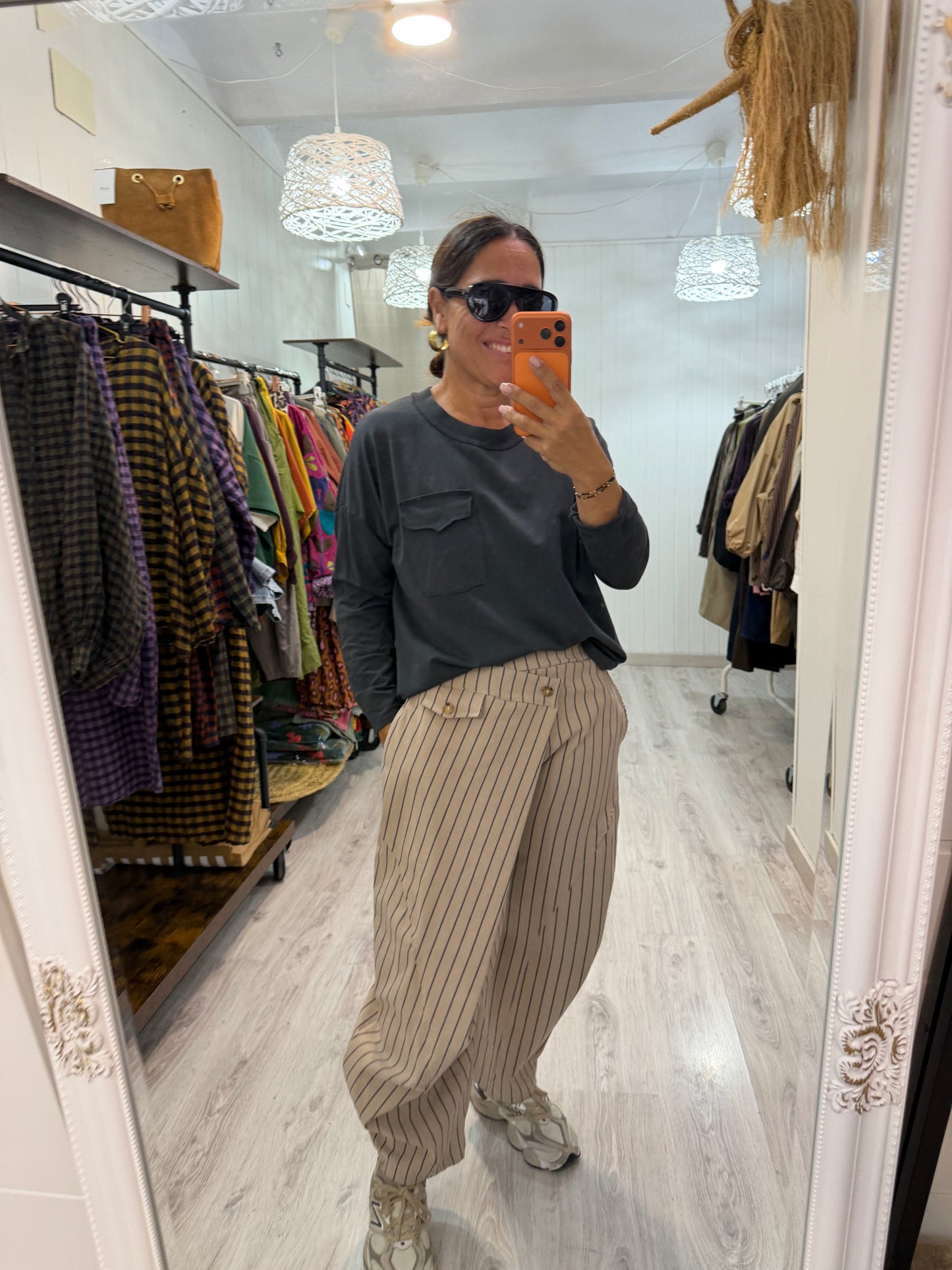 Pantalón Kukoi rayas beige y gris