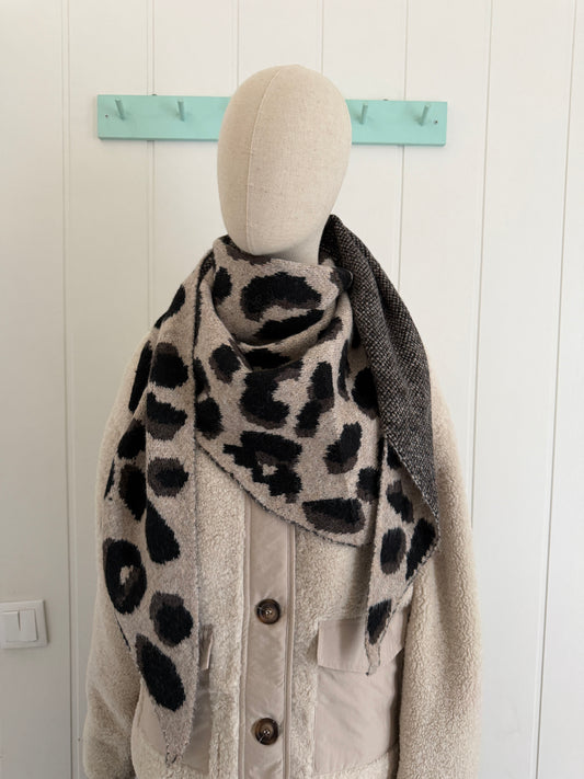 Bufanda bandana triangular animal print beige