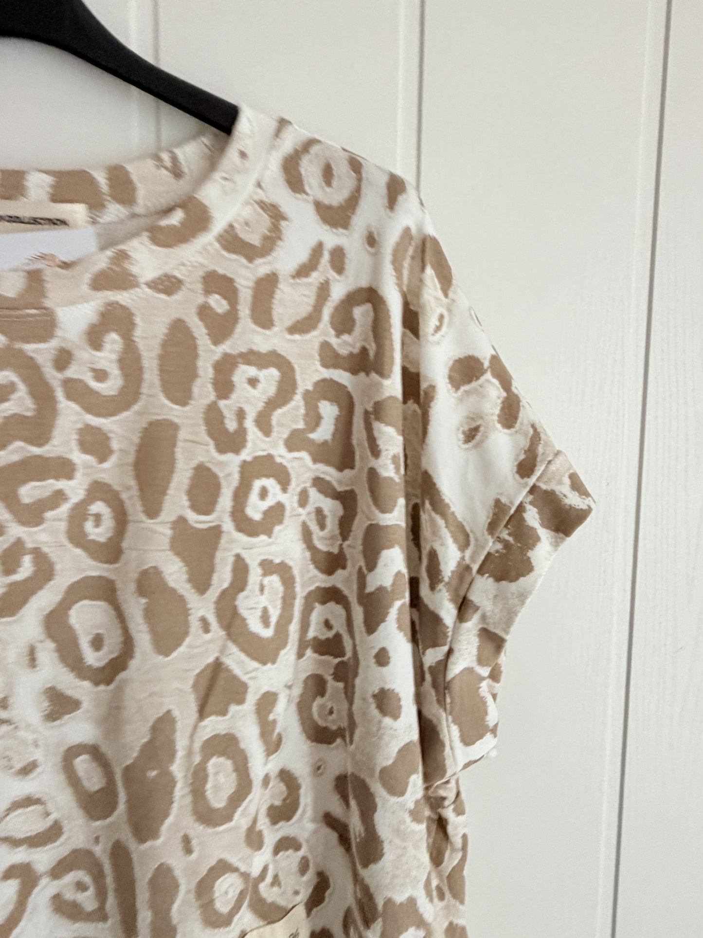 Conjunto Jogger animal print beige