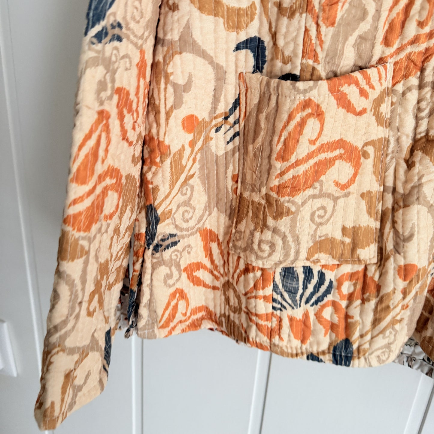 Chaqueta India reversible flores beige y teja