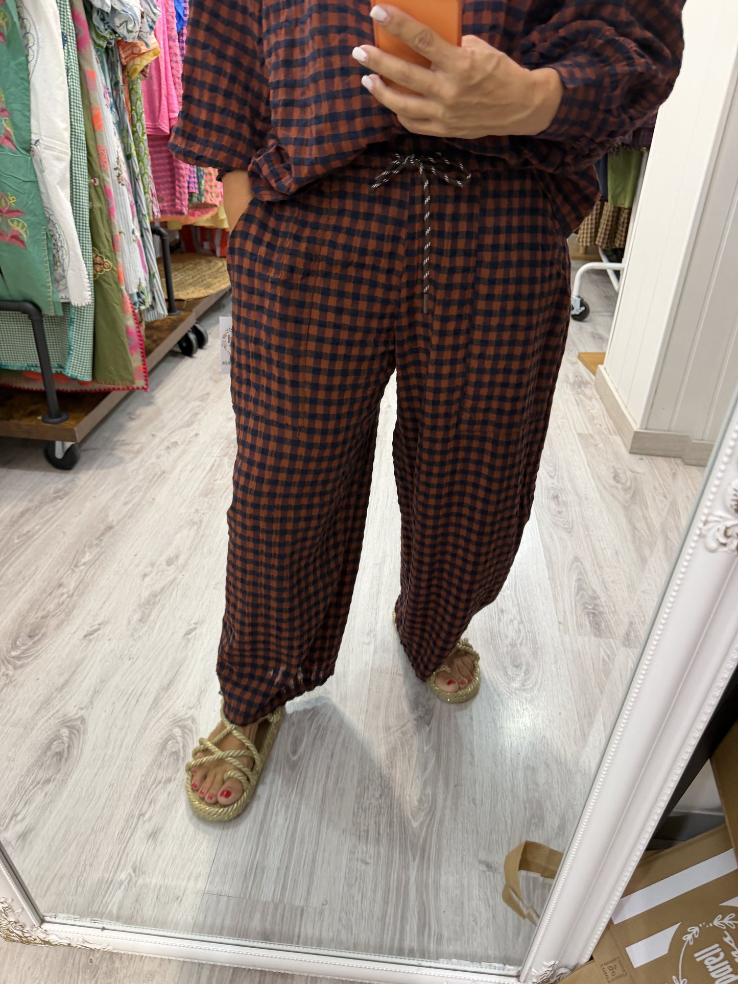 Pantalón vichy lovers burdeos y marino