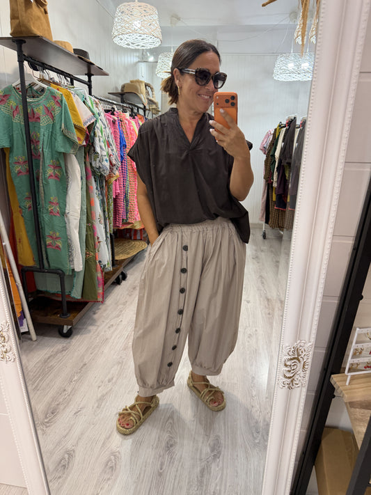Pantalón Heiko botones beige