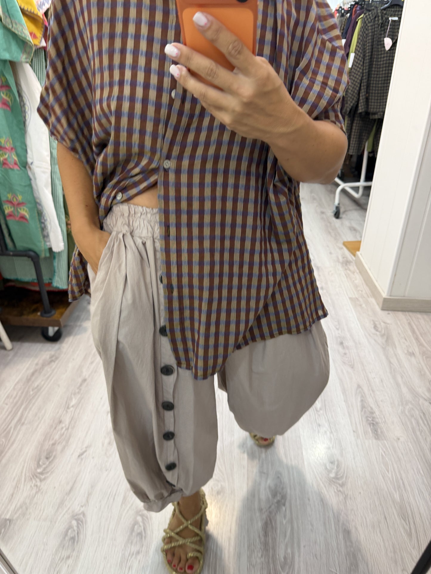 Pantalón Heiko botones beige