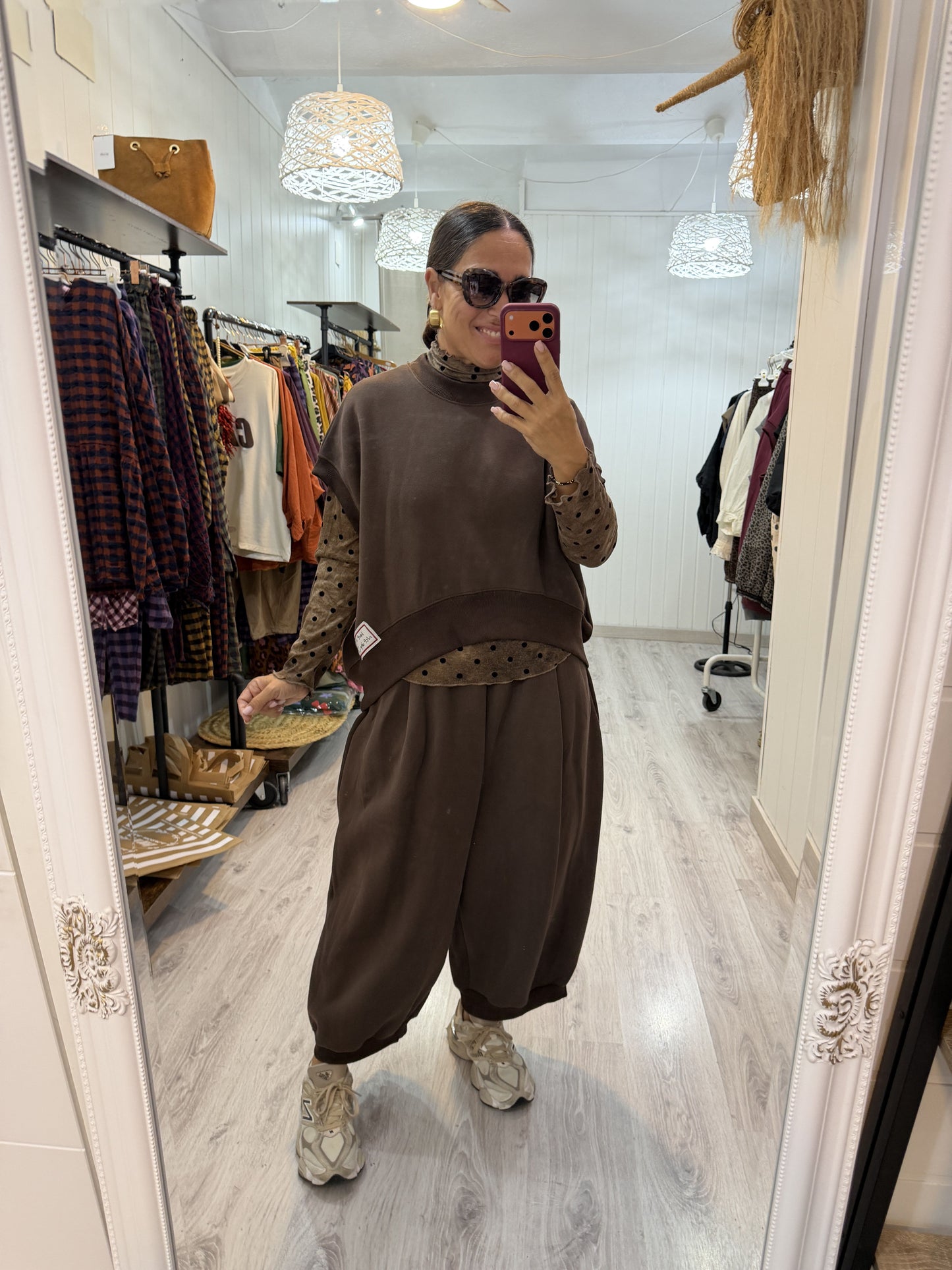 Conjunto Mei oversize chocolate