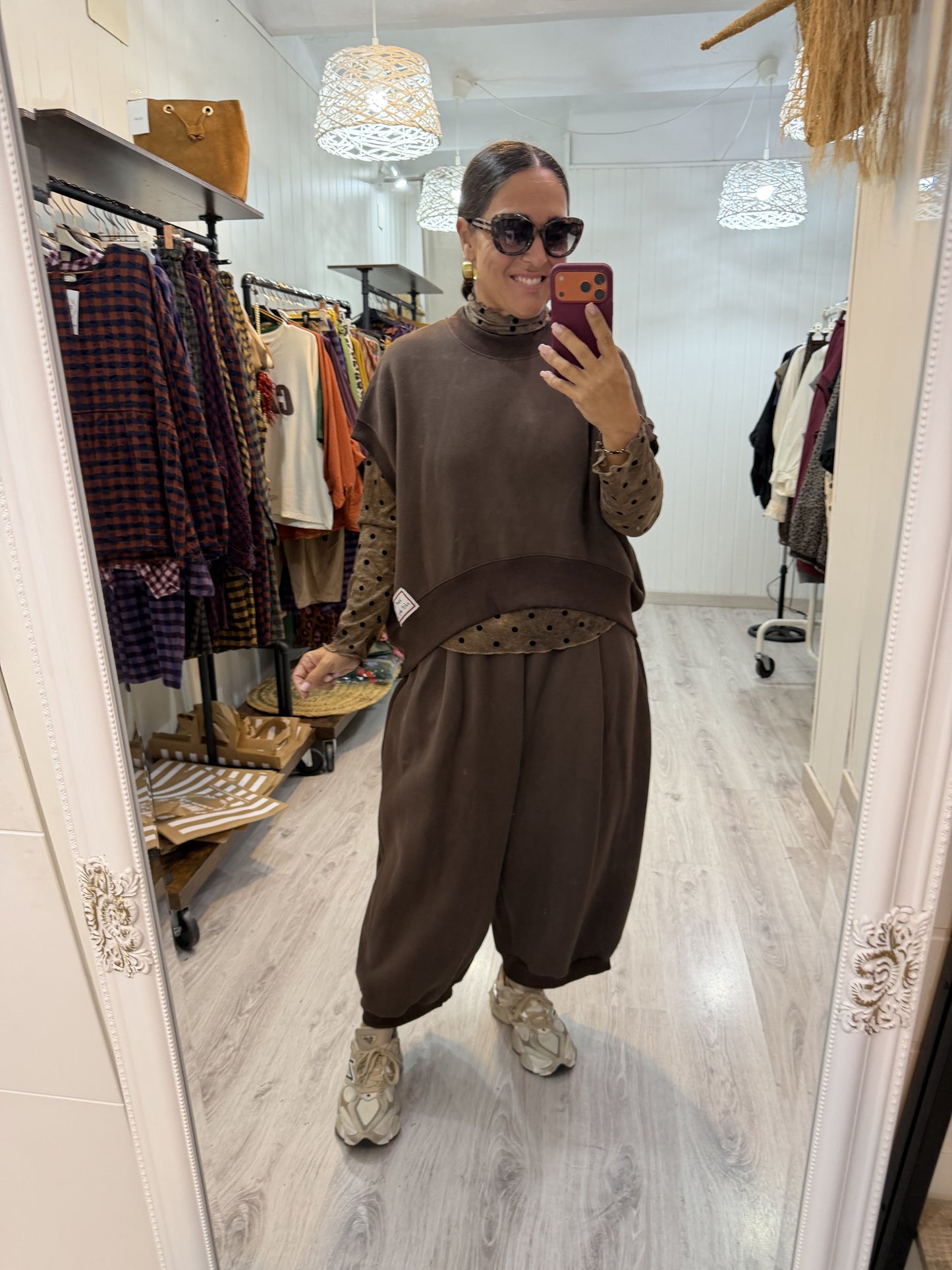 Conjunto Mei oversize chocolate