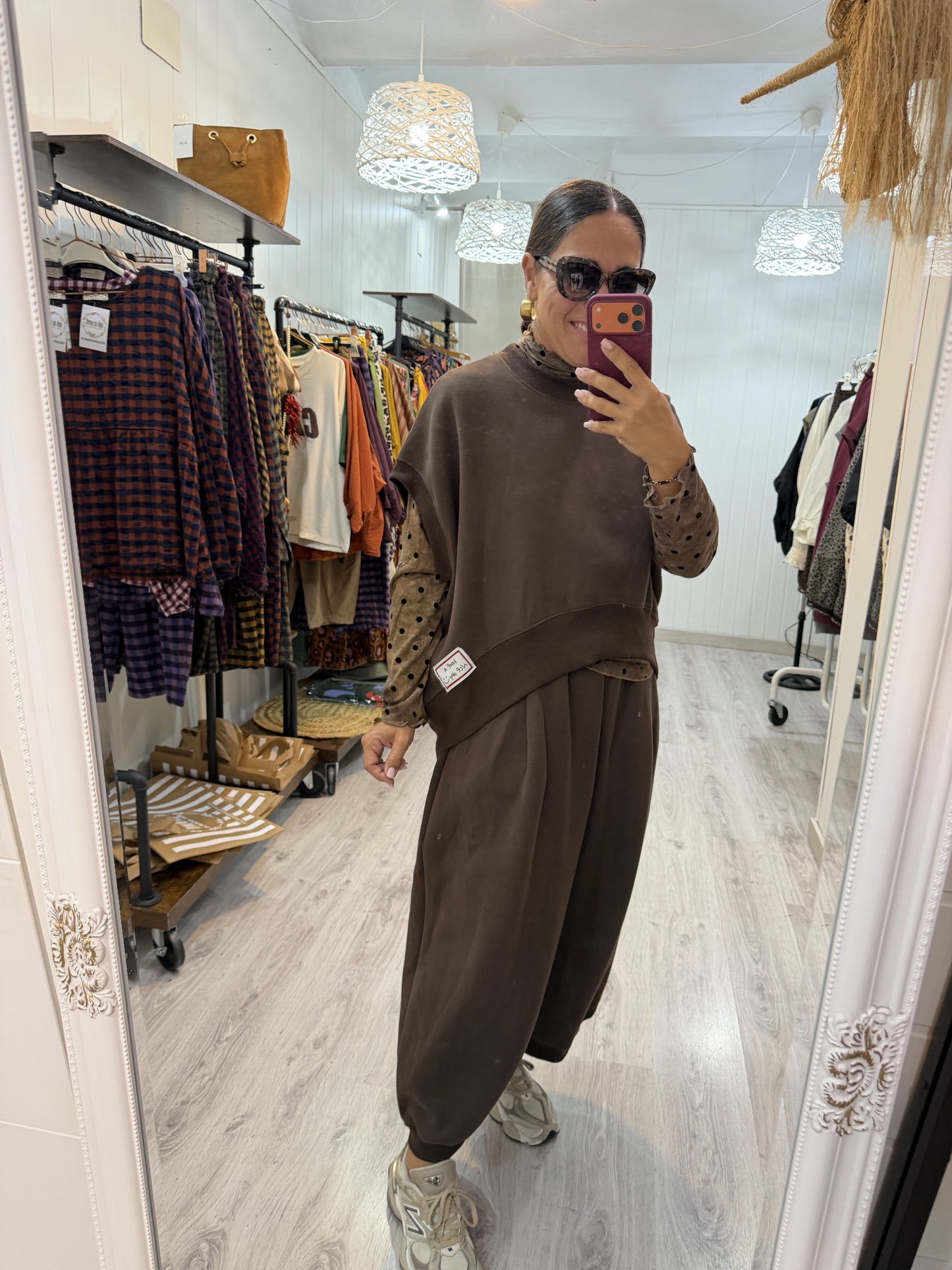 Conjunto Mei oversize chocolate
