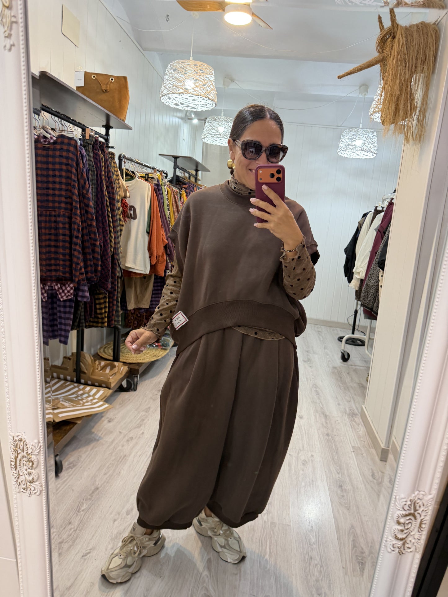 Conjunto Mei oversize chocolate