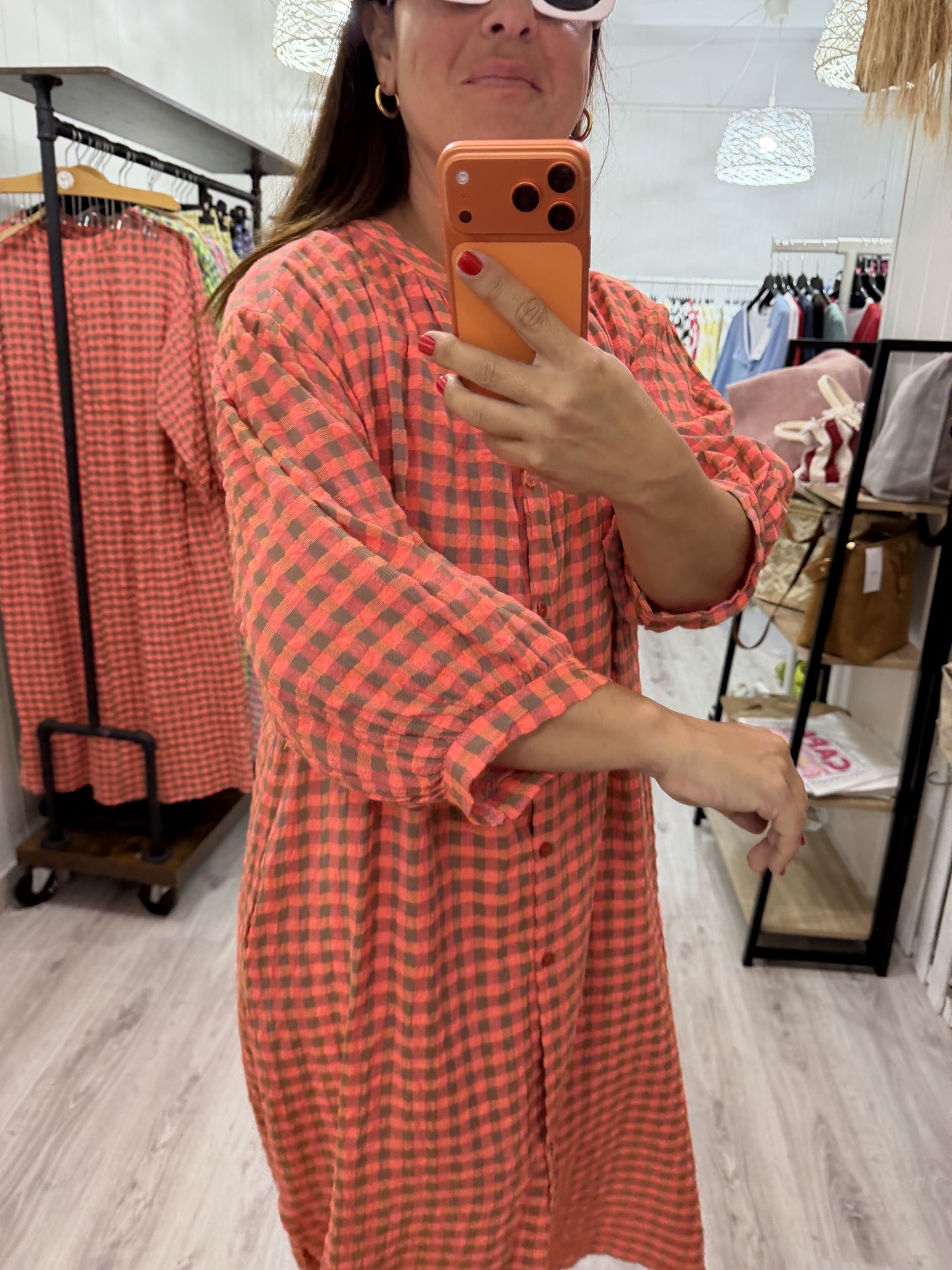 Vestido Vichy fluor coral y tapue