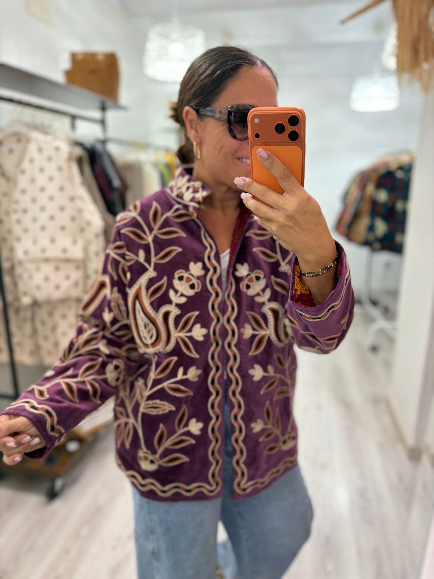 Chaqueta Suzani terciopelo berenjena, camel y beige