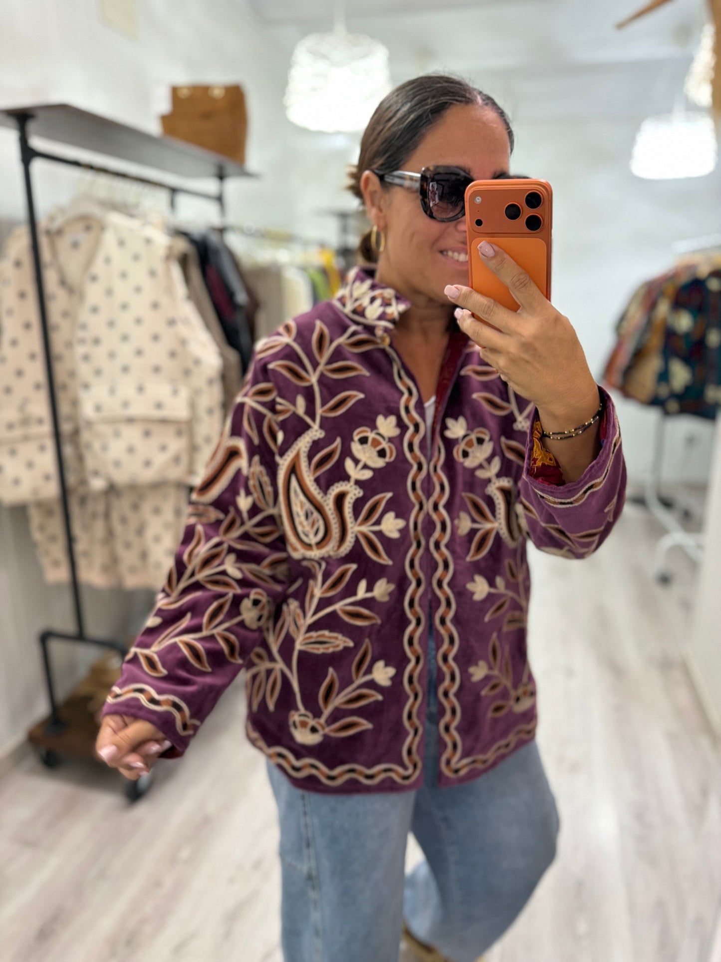 Chaqueta Suzani terciopelo berenjena, camel y beige