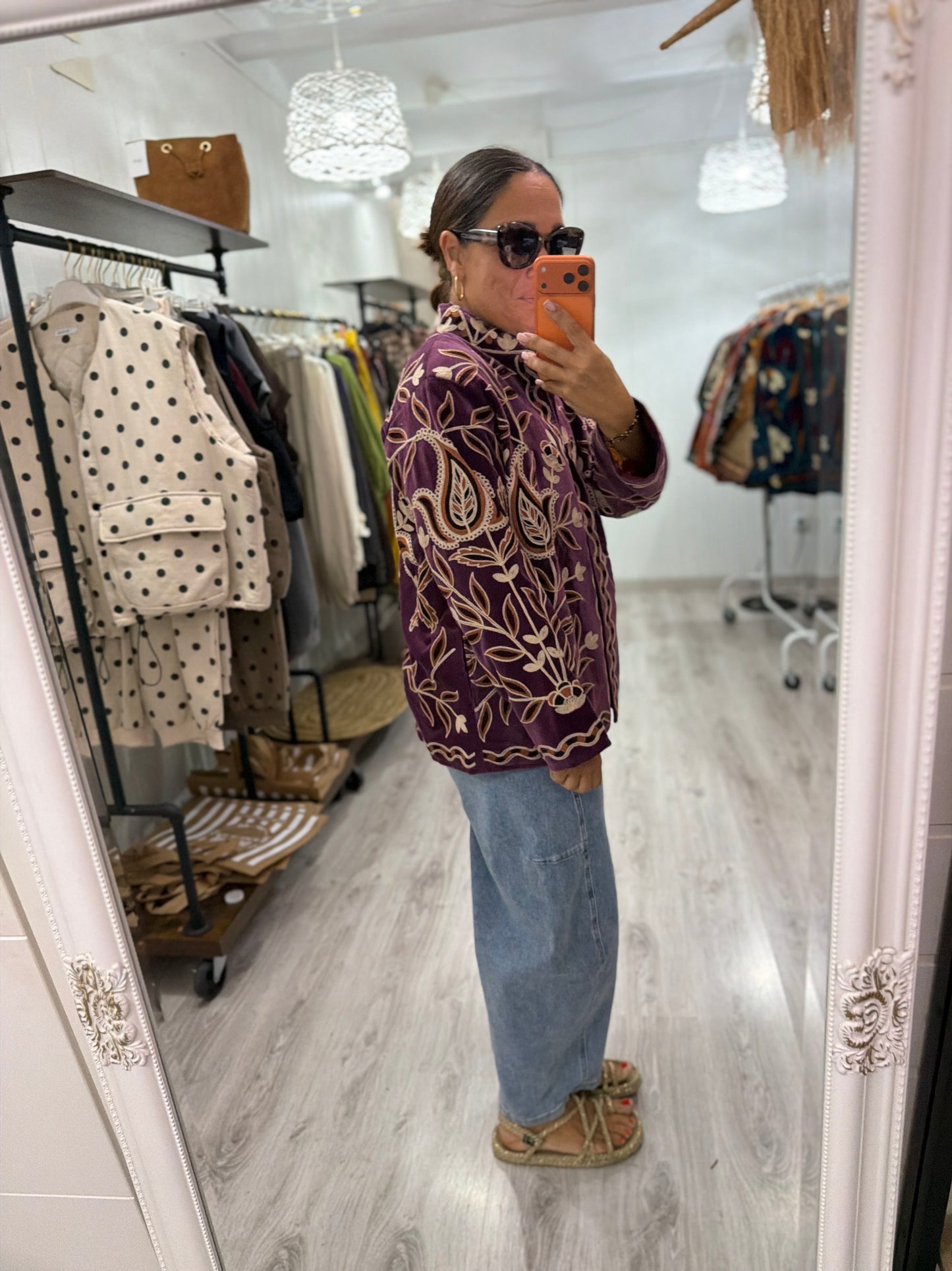 Chaqueta Suzani terciopelo berenjena, camel y beige