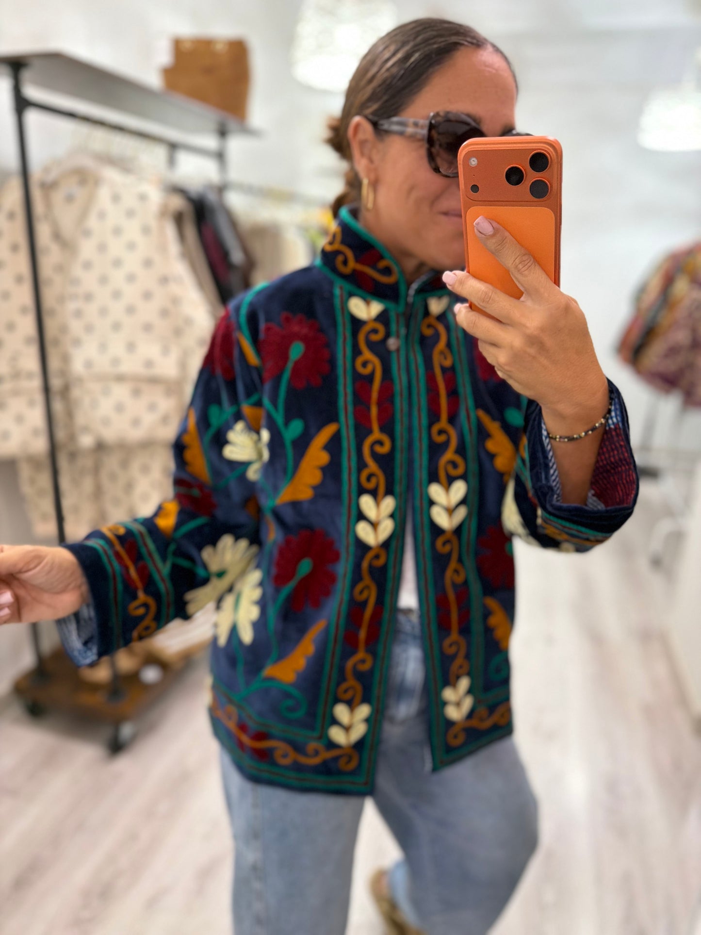 Chaqueta Suzani terciopelo petróleo, burdeos, mostaza y beige