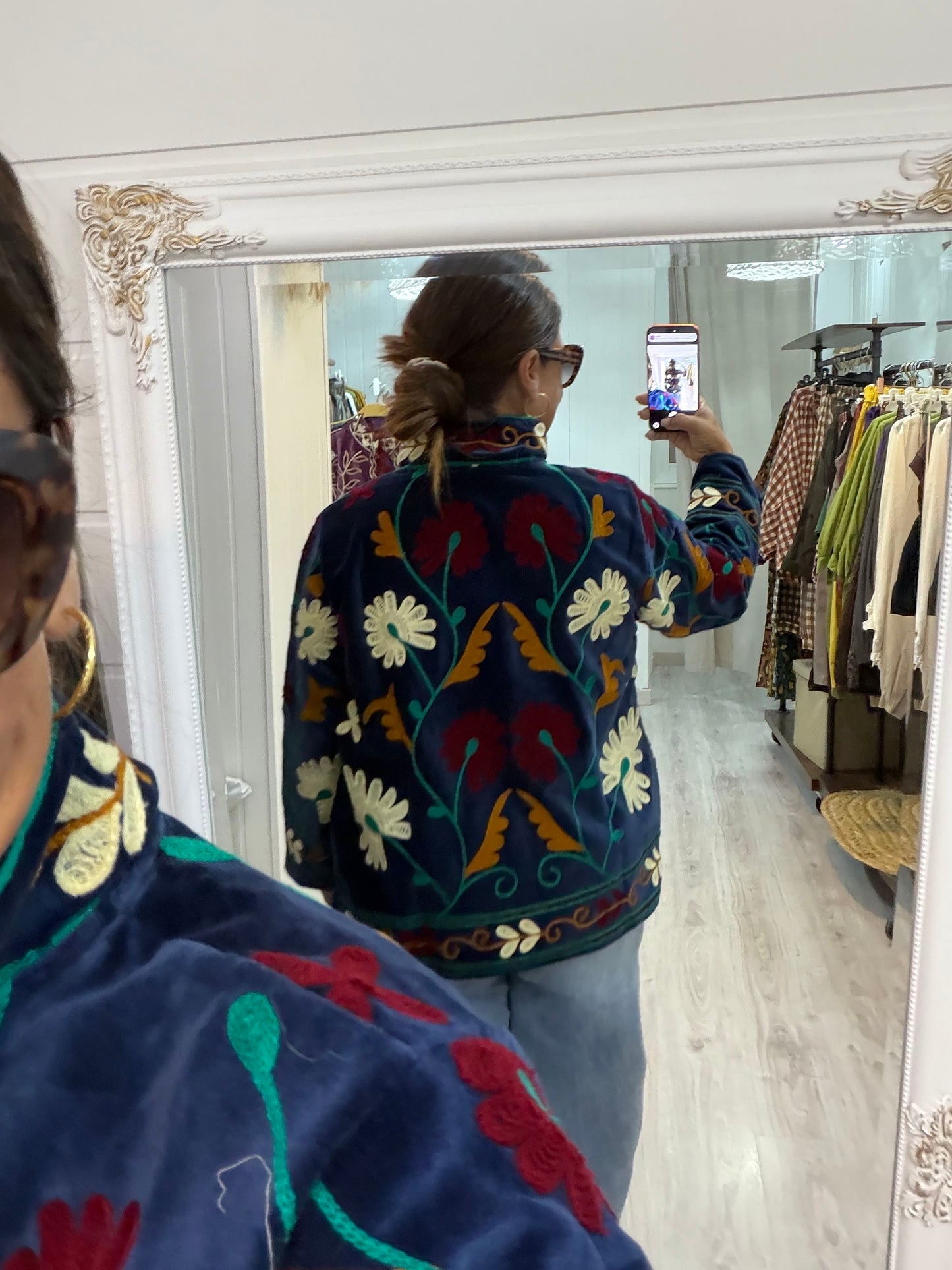 Chaqueta Suzani terciopelo petróleo, burdeos, mostaza y beige