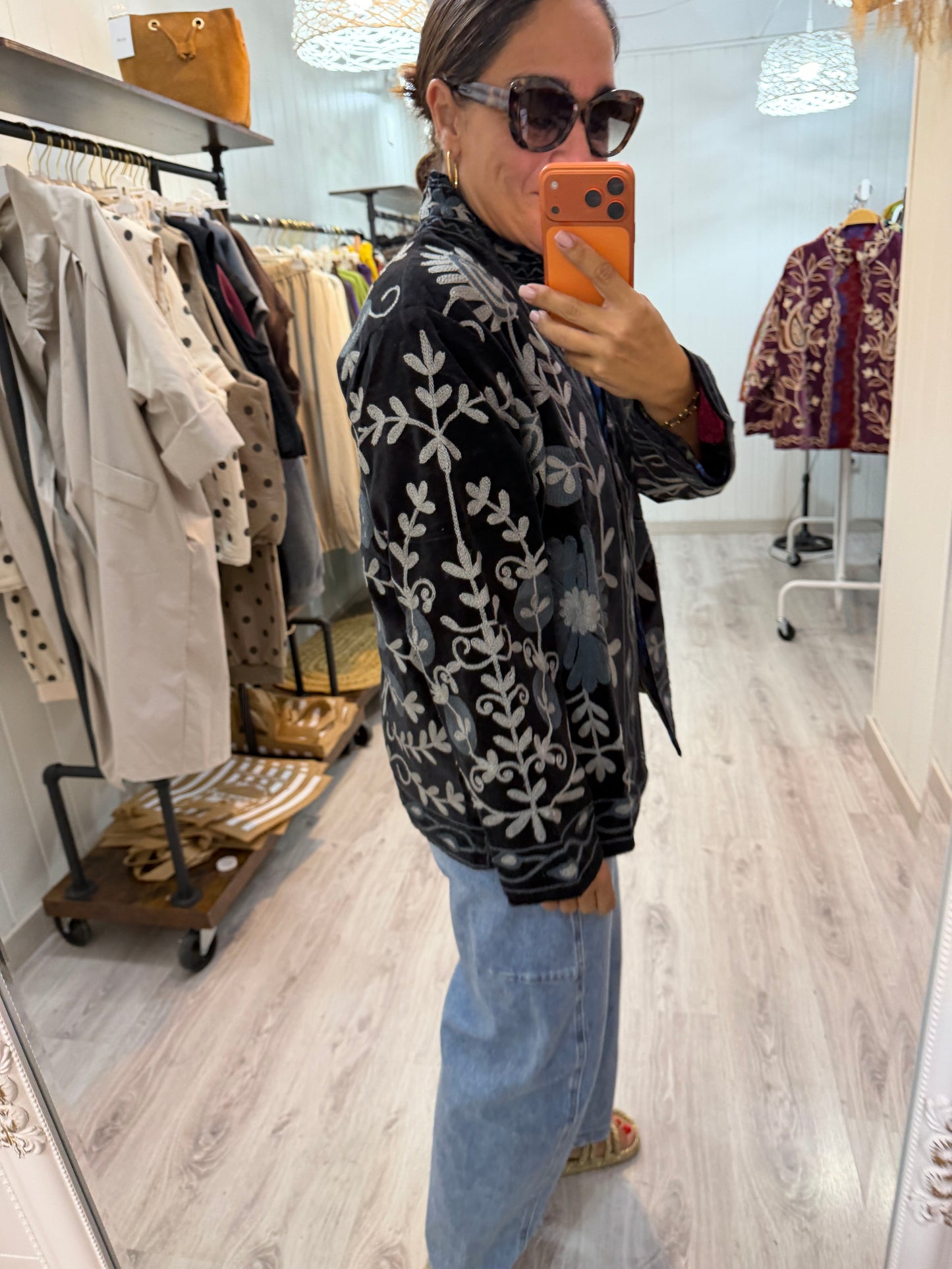 Chaqueta Suzani terciopelo negro y gris