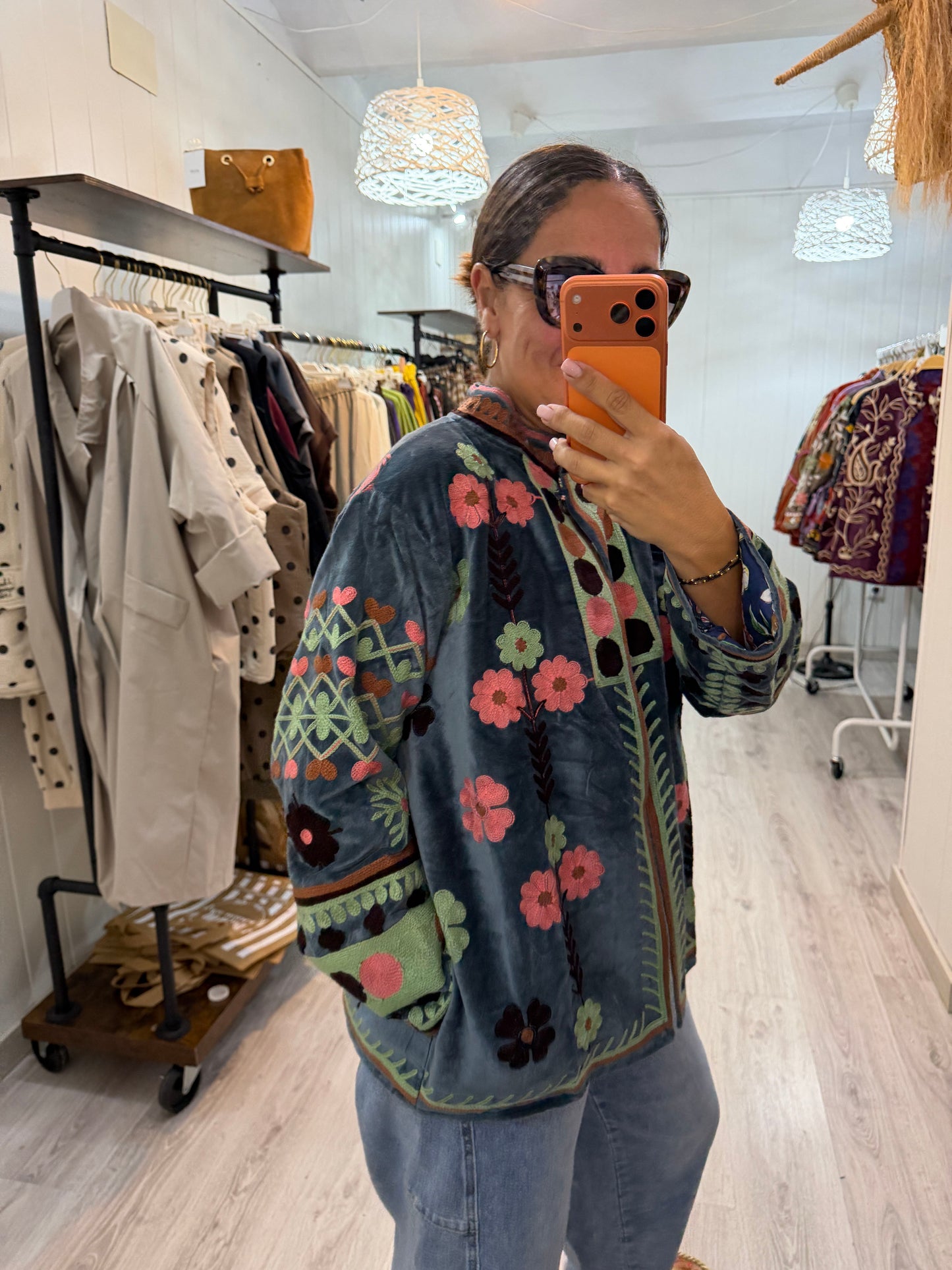 Chaqueta Suzani terciopelo gris azulado, verde y rosa