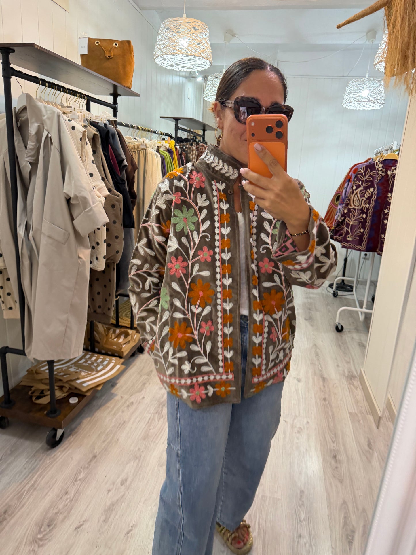 Chaqueta Suzani terciopelo taupe, rosa, verde y teja