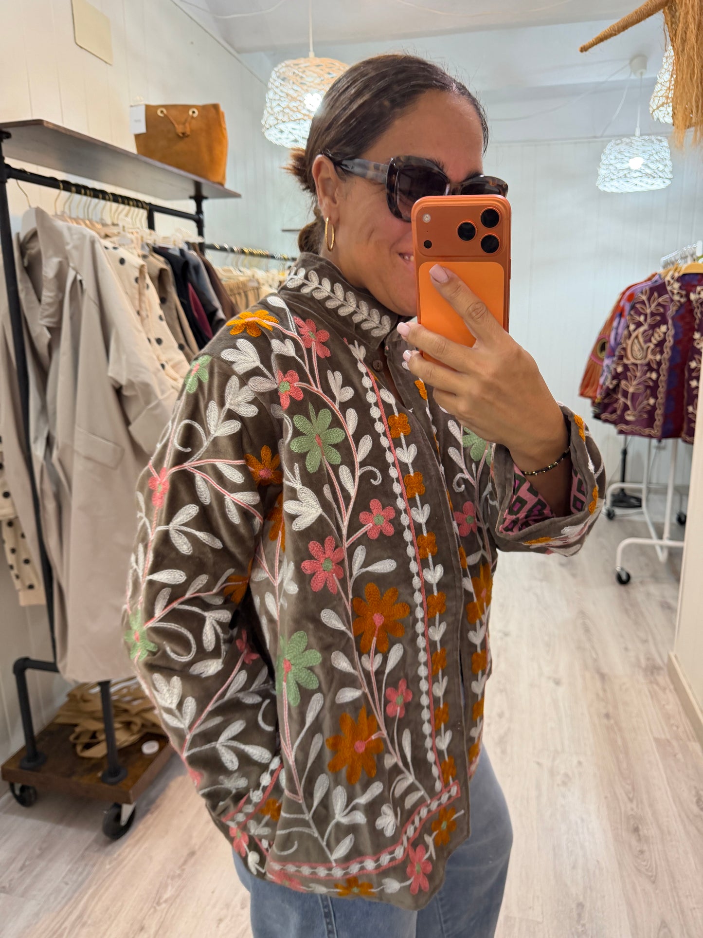 Chaqueta Suzani terciopelo taupe, rosa, verde y teja