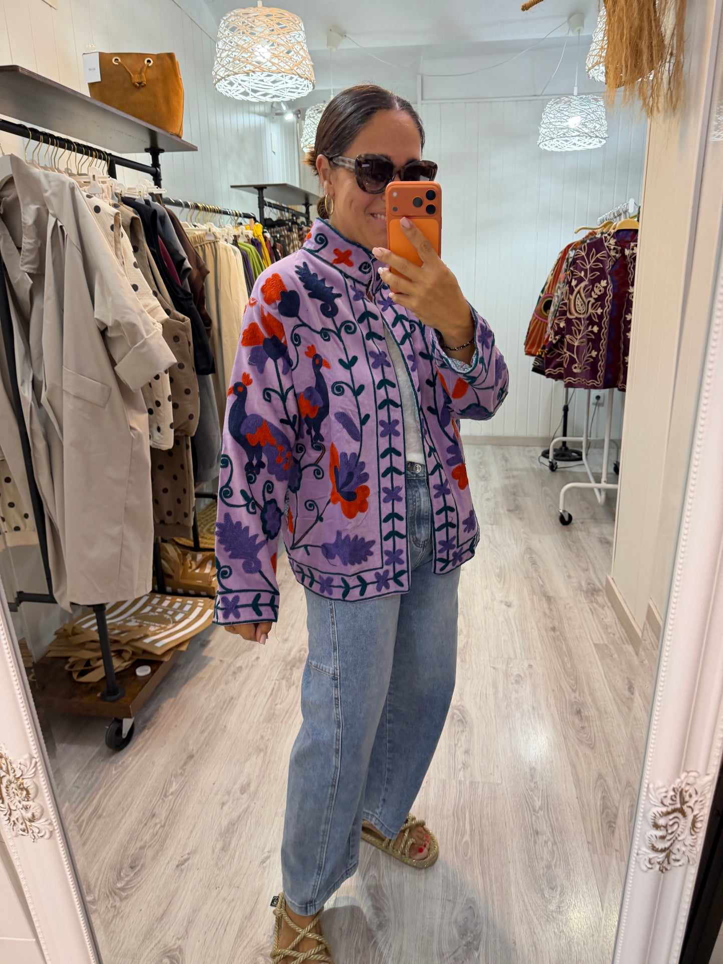 Chaqueta Suzani terciopelo lila pavo real