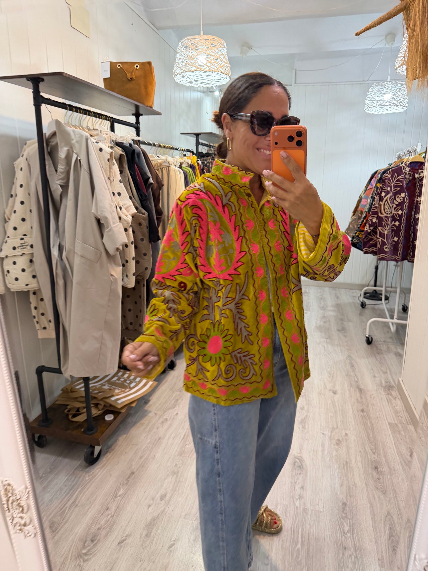 Chaqueta Suzani terciopelo lima, fucsia, burdeos y taupe
