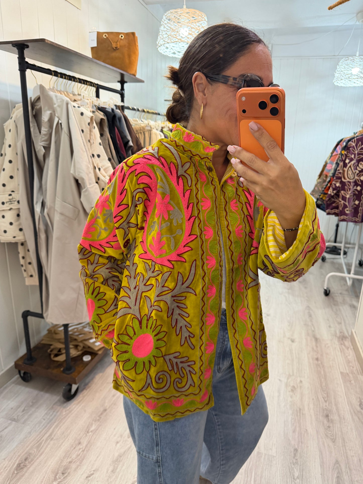 Chaqueta Suzani terciopelo lima, fucsia, burdeos y taupe