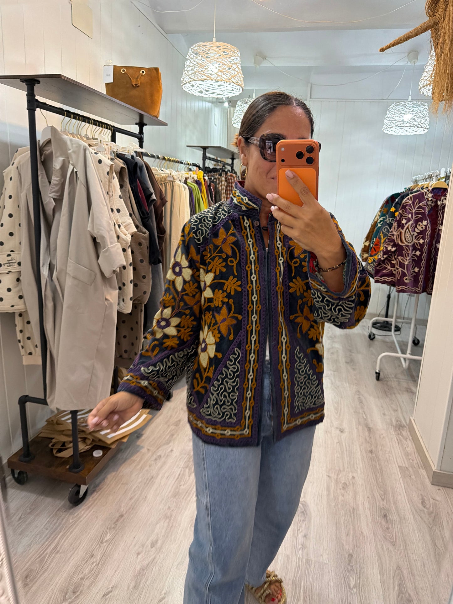 Chaqueta Suzani terciopelo gris, beige y mostaza