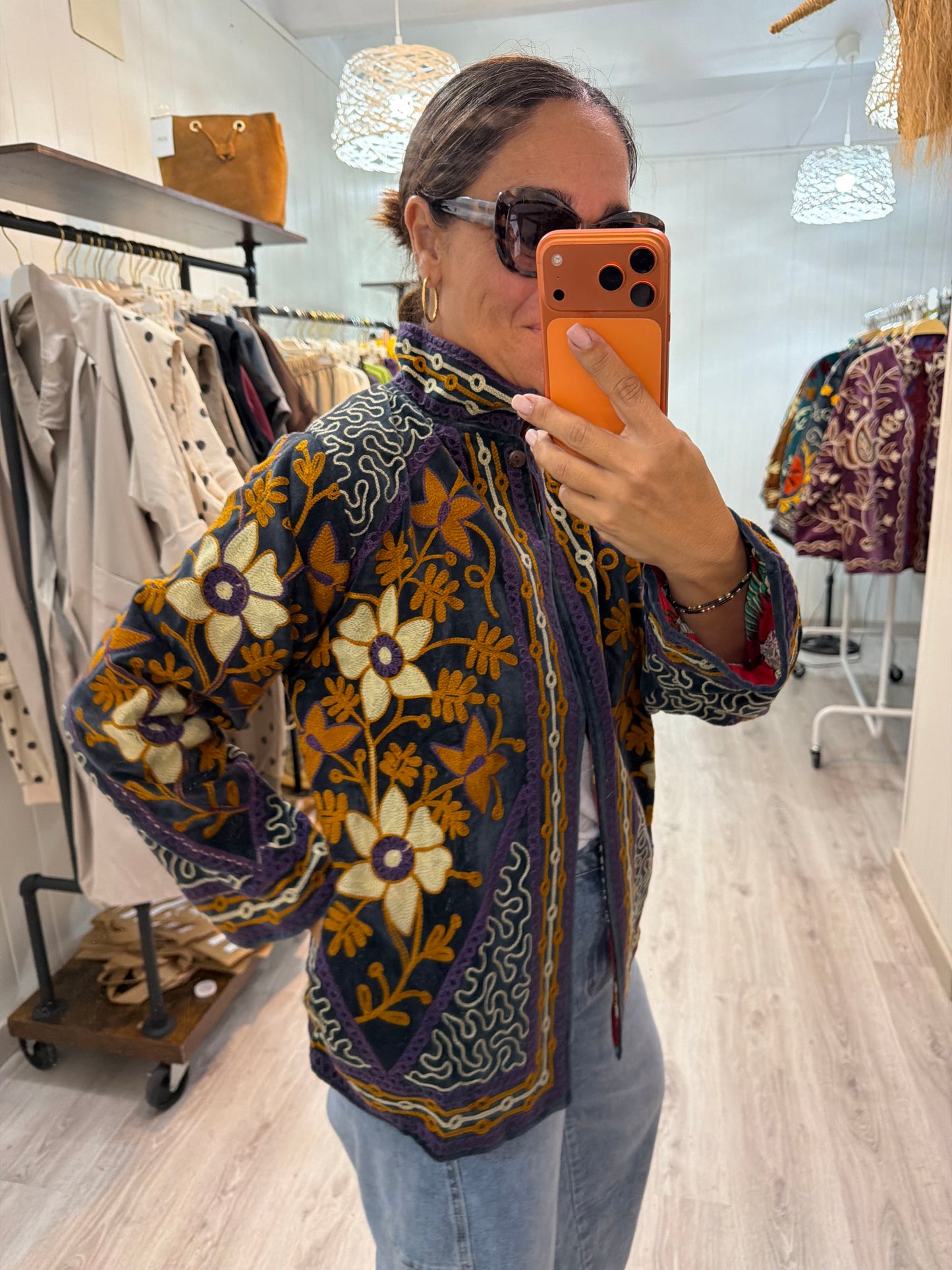Chaqueta Suzani terciopelo gris, beige y mostaza