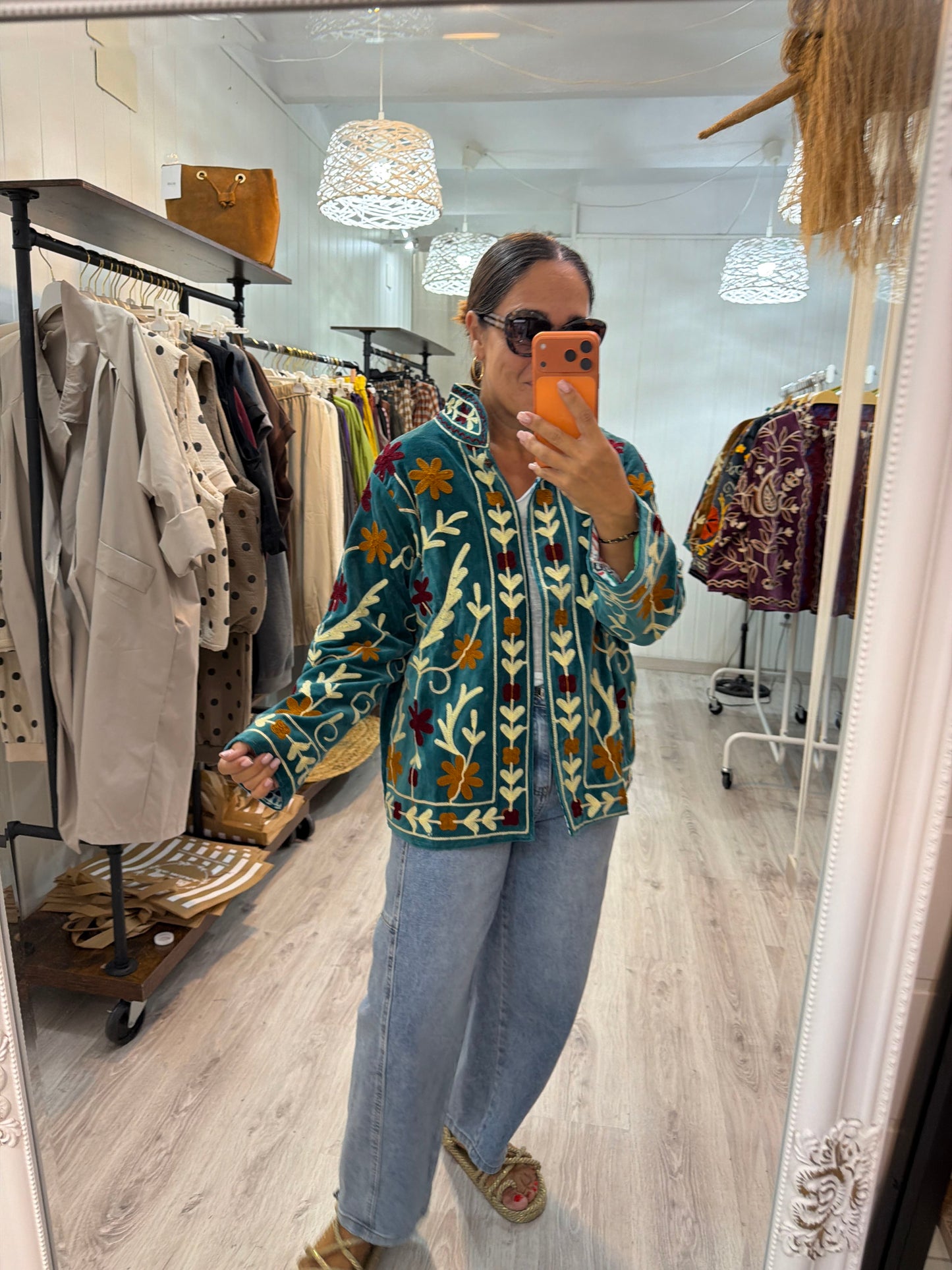 Chaqueta Suzani terciopelo petróleo, beige, burdeos