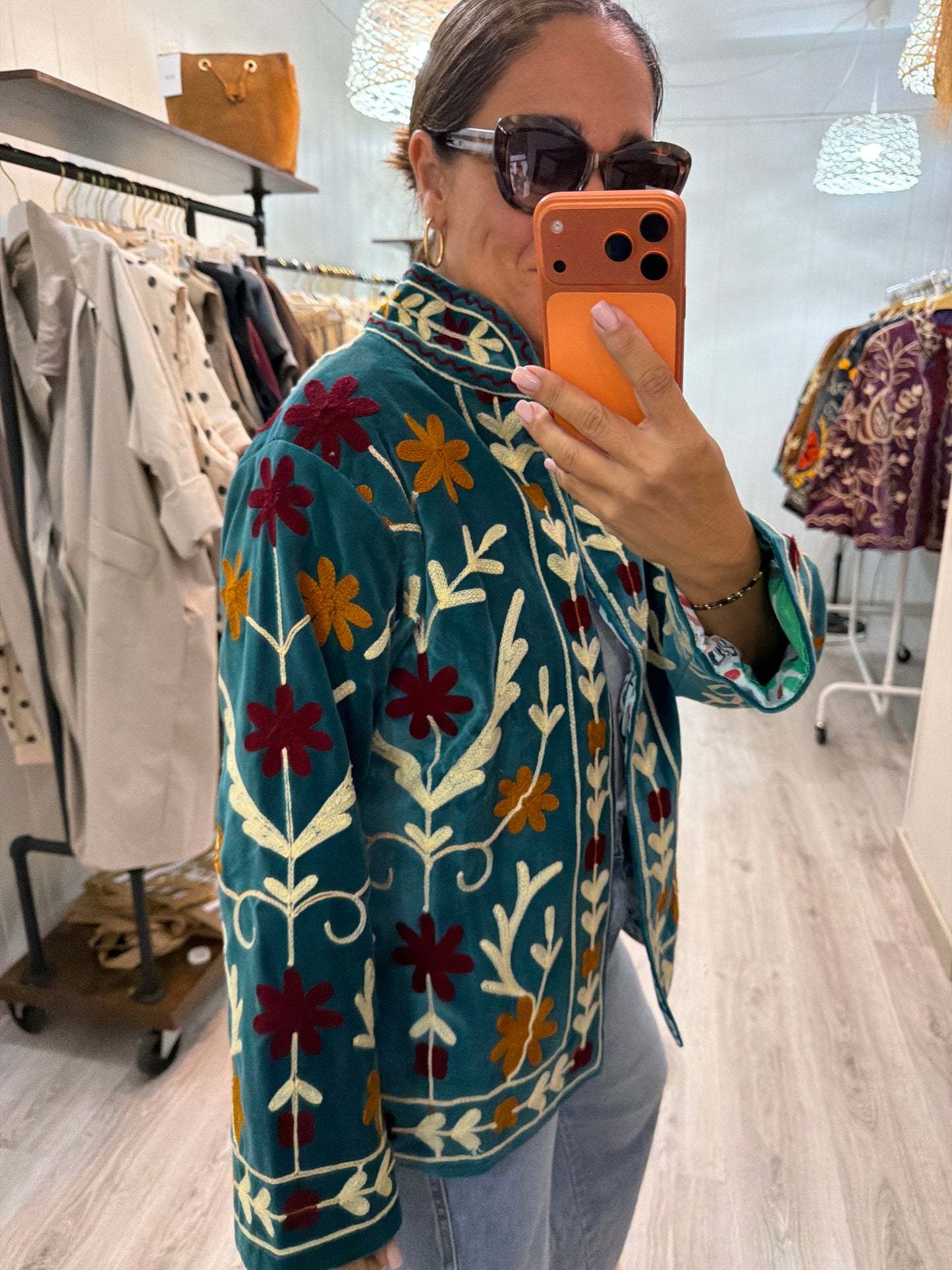 Chaqueta Suzani terciopelo petróleo, beige, burdeos