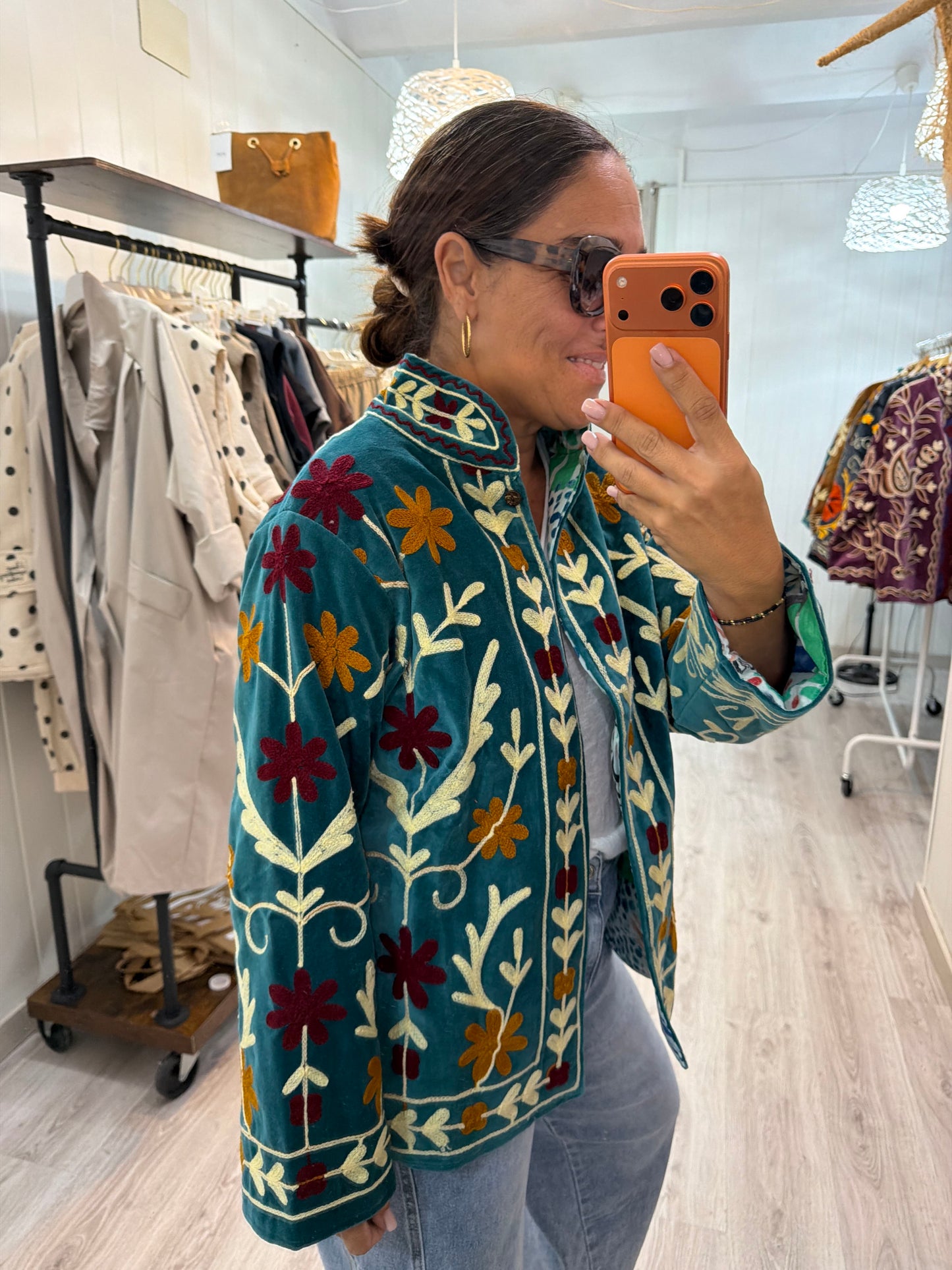 Chaqueta Suzani terciopelo petróleo, beige, burdeos